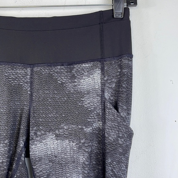 Lululemon Speed Tight II Full On Luxtreme Sequin Snake Slate Black Size 4 - Picture 6 of 16